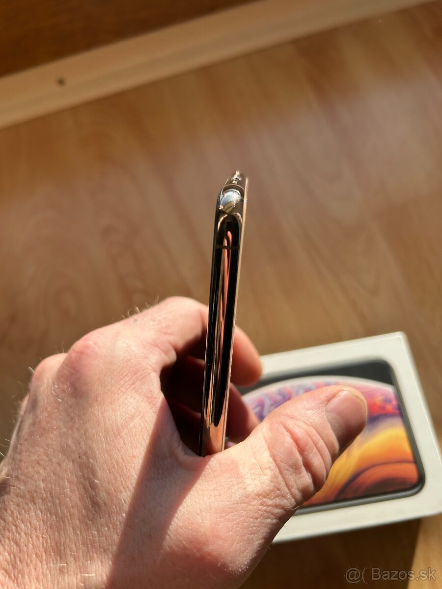 Predám Iphone XS 256 GB - gold - 8