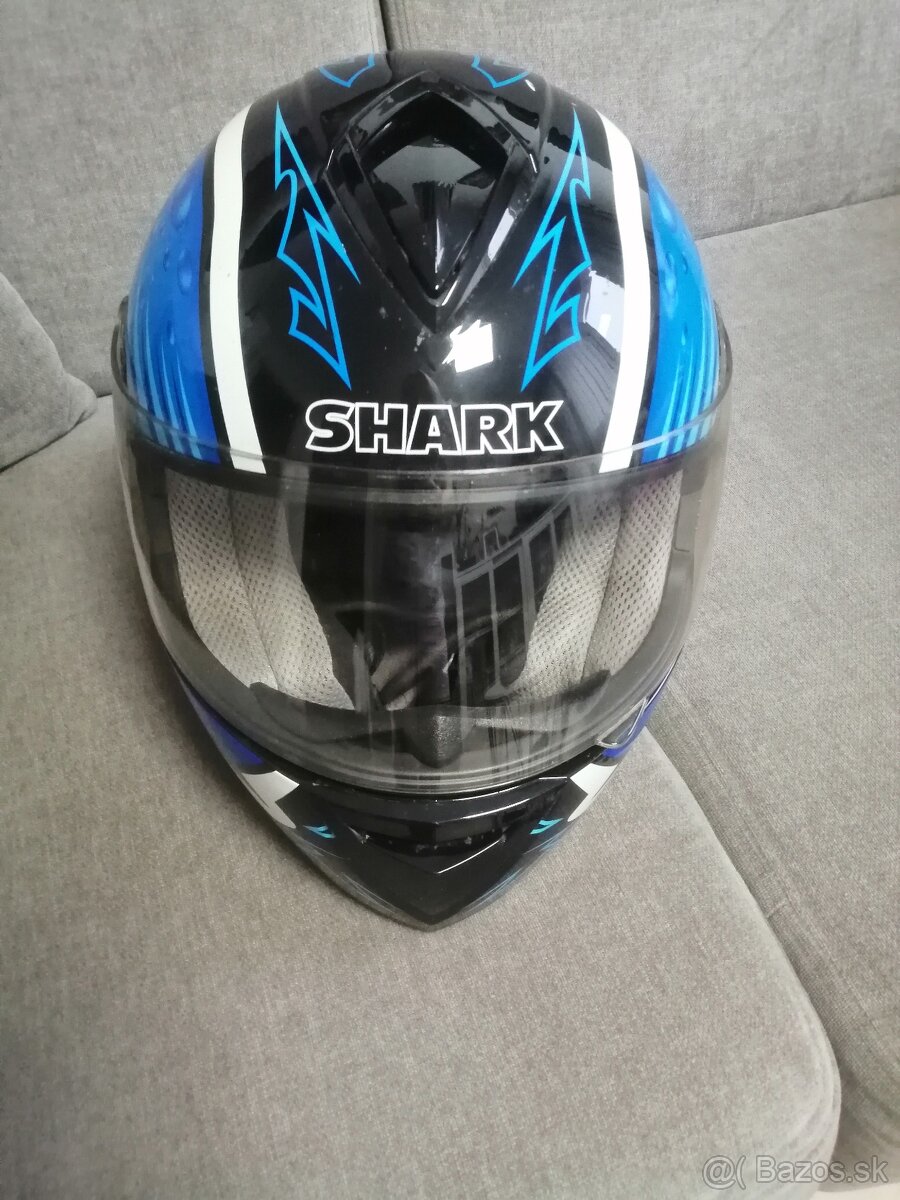 SHARK - 8