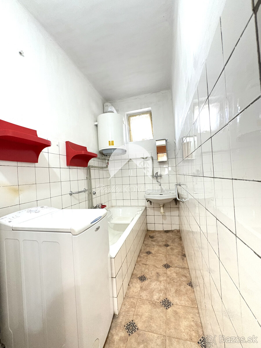 Reality KOMPLEX s.r.o.,Vám ponúka na predaj priestranný dom - 8