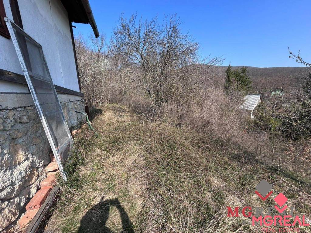 Predaj záhrady spolu s rekreačnou chatkou - 8