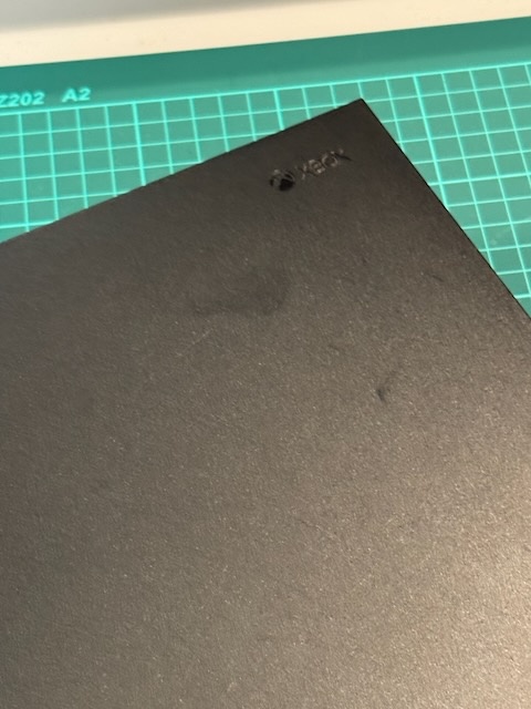 XBOX One X 1TB + 1 ovládač + 1 hra - 8