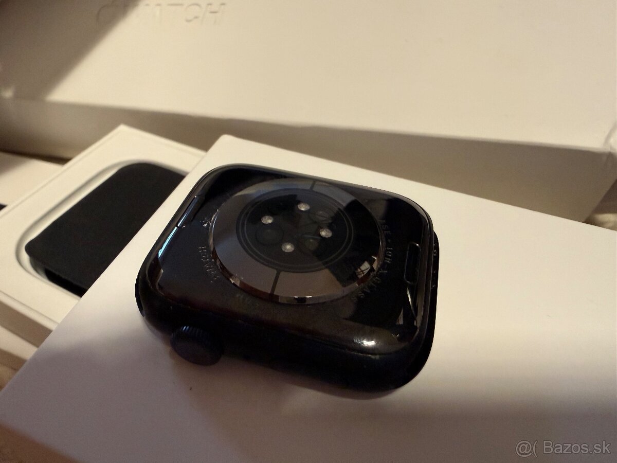 Apple Watch 8 45mm - 8