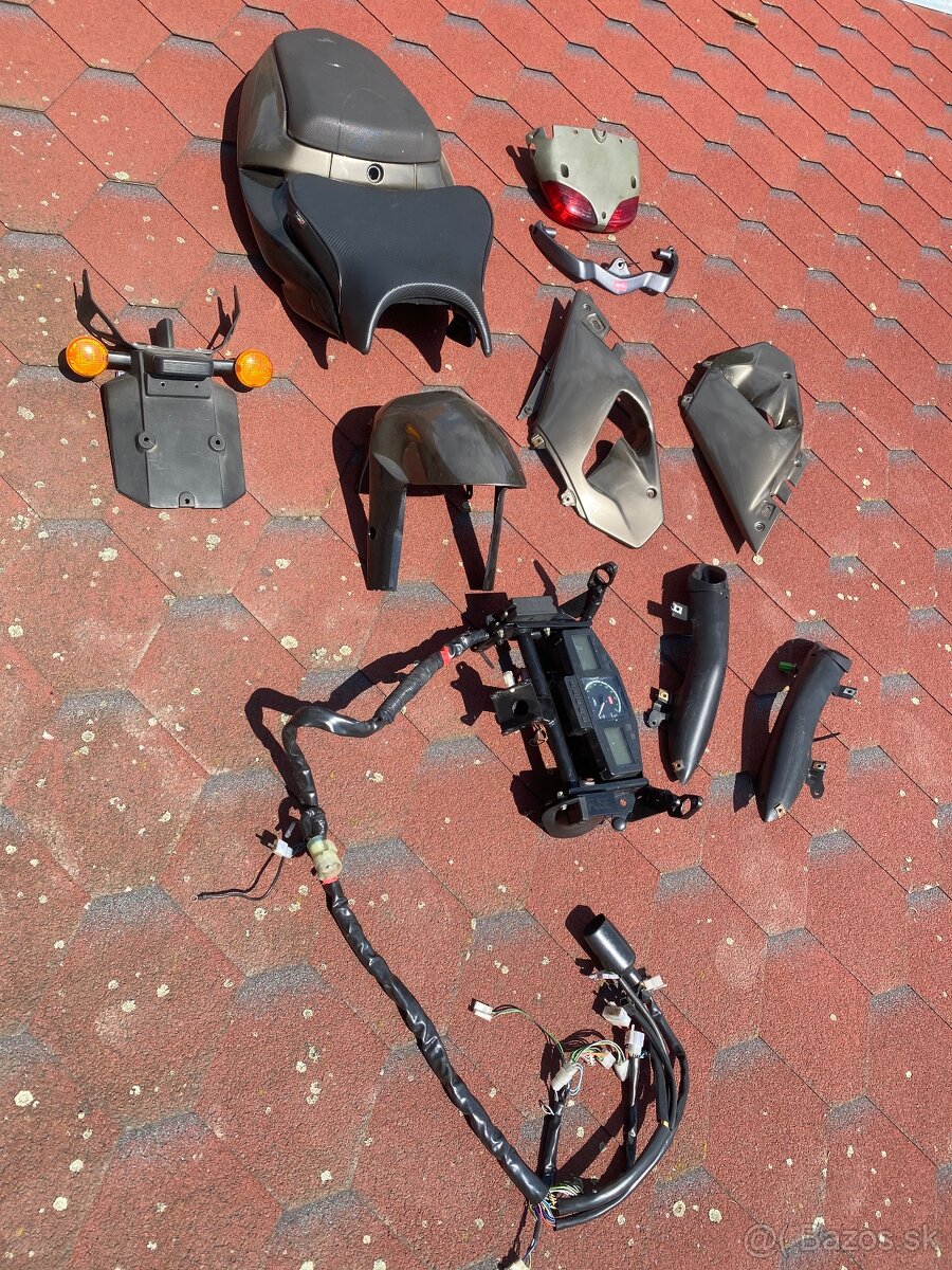 Aprilia SL Falco - 8