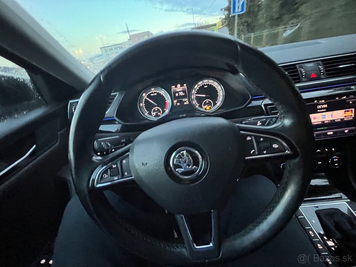 Skoda superb III. L&K 2.0 TDi 140kw 2016 panorama - 8