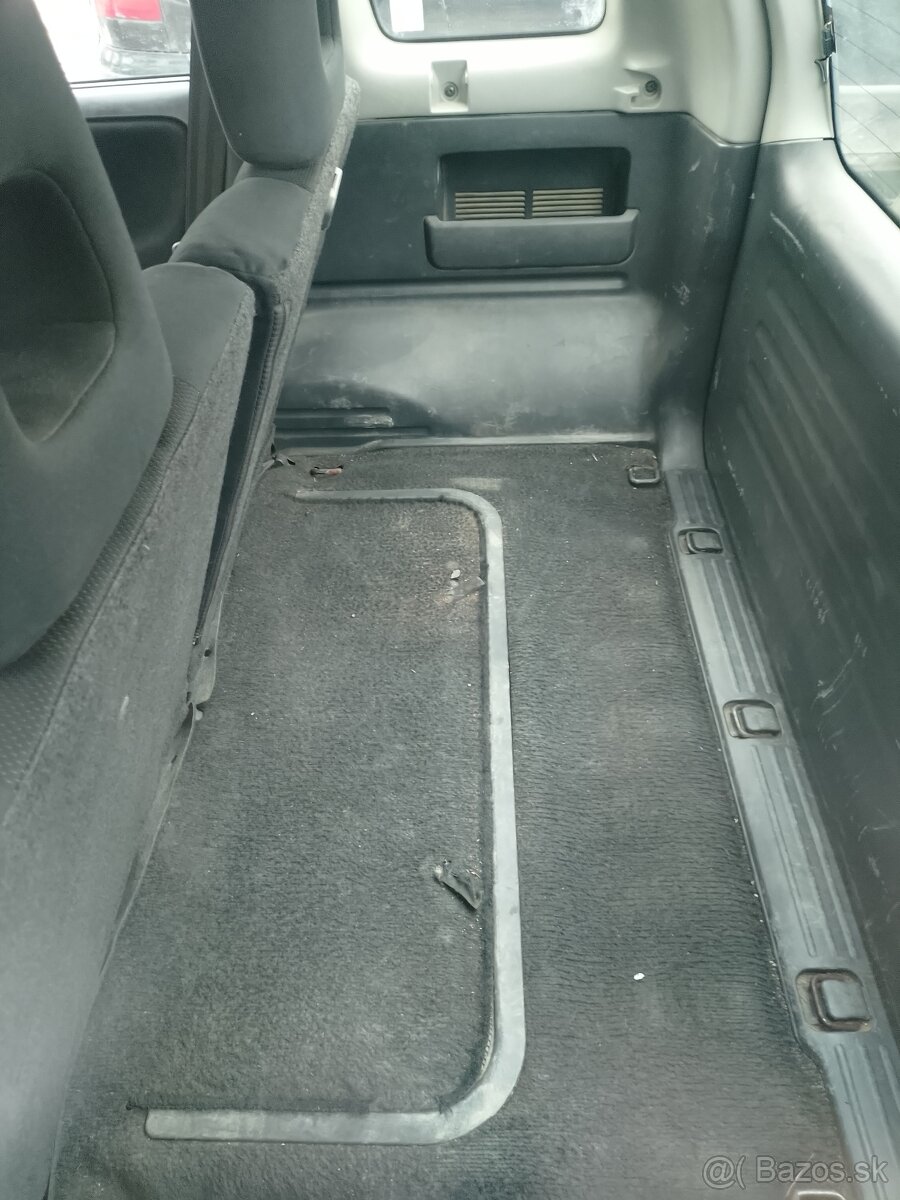 Predám Suzuki Grand Vitara 2.0 80kw 2003 - 8