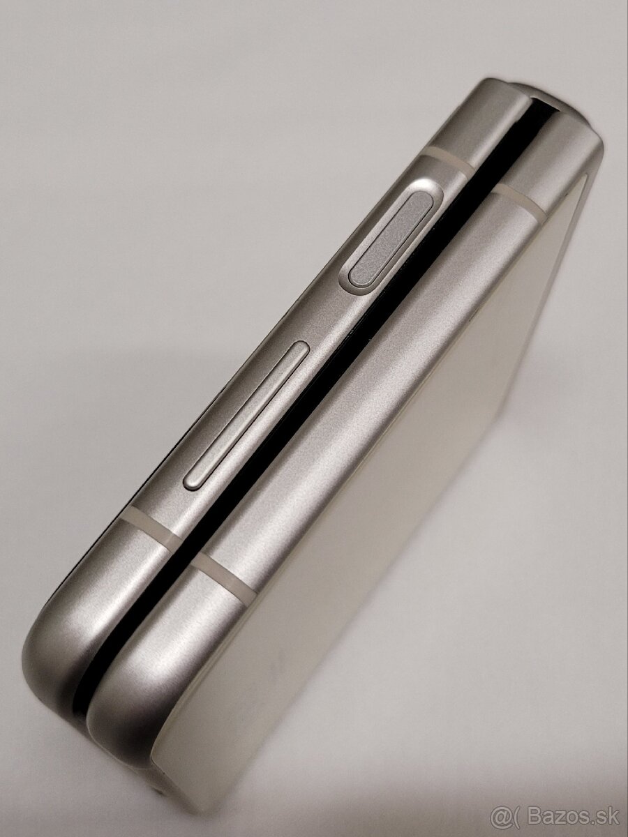 Samsung Galaxy Z Flip 3 - 8
