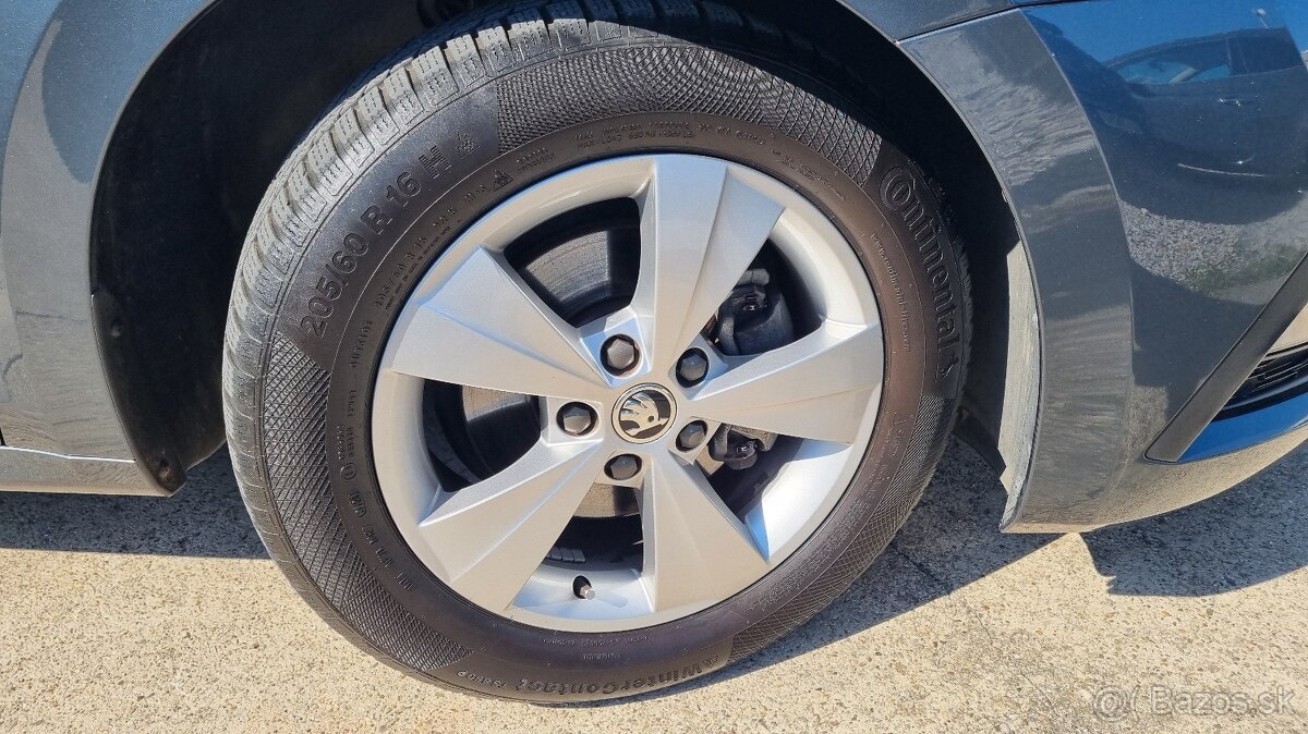 Škoda Octavia Combi 2,0 TDi Ambition + 85KW M6 Virtual Cocpi - 8