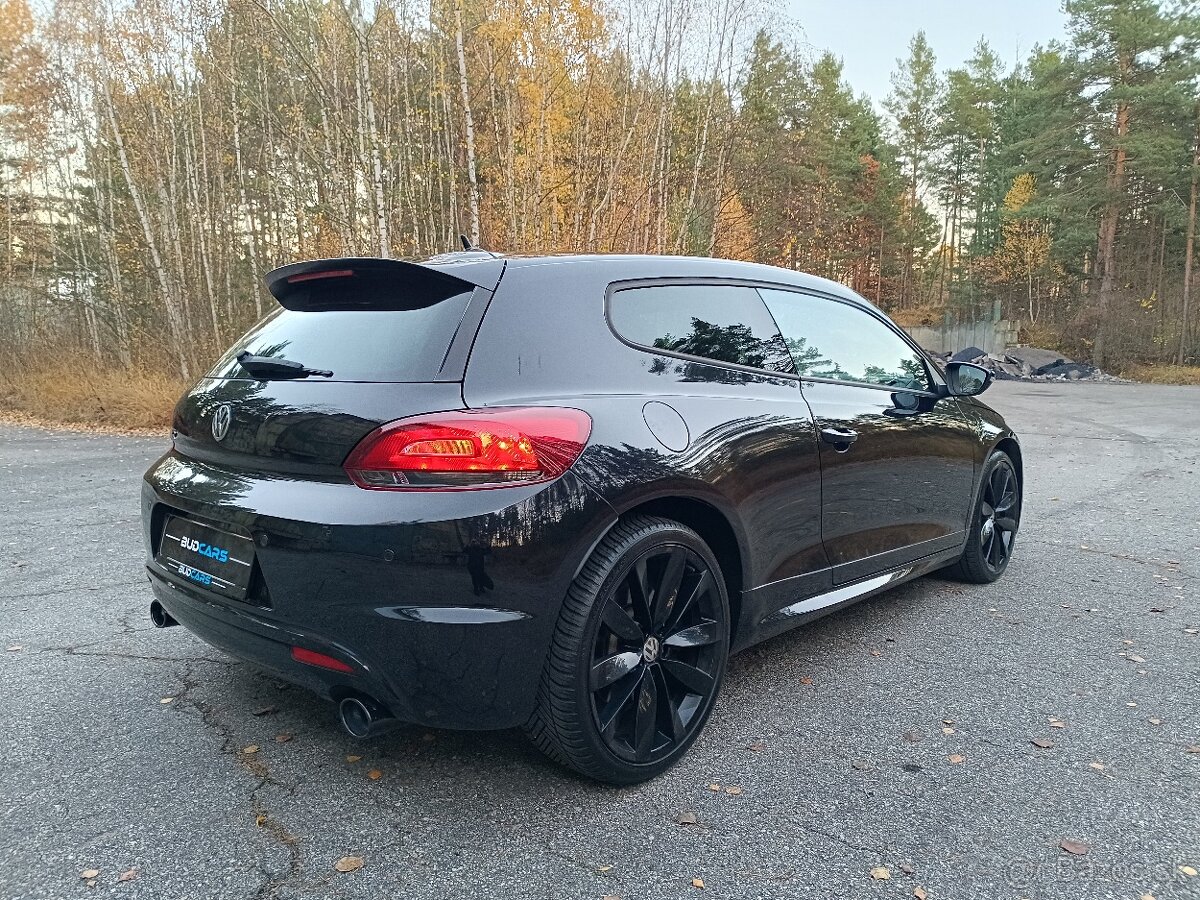 Volkswagen Scirocco R 265PS rok 2012, manuál - 8