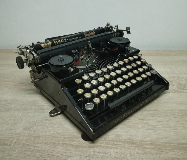 Starožitný písací stroj MERZ Universal z roku 1932 - 8