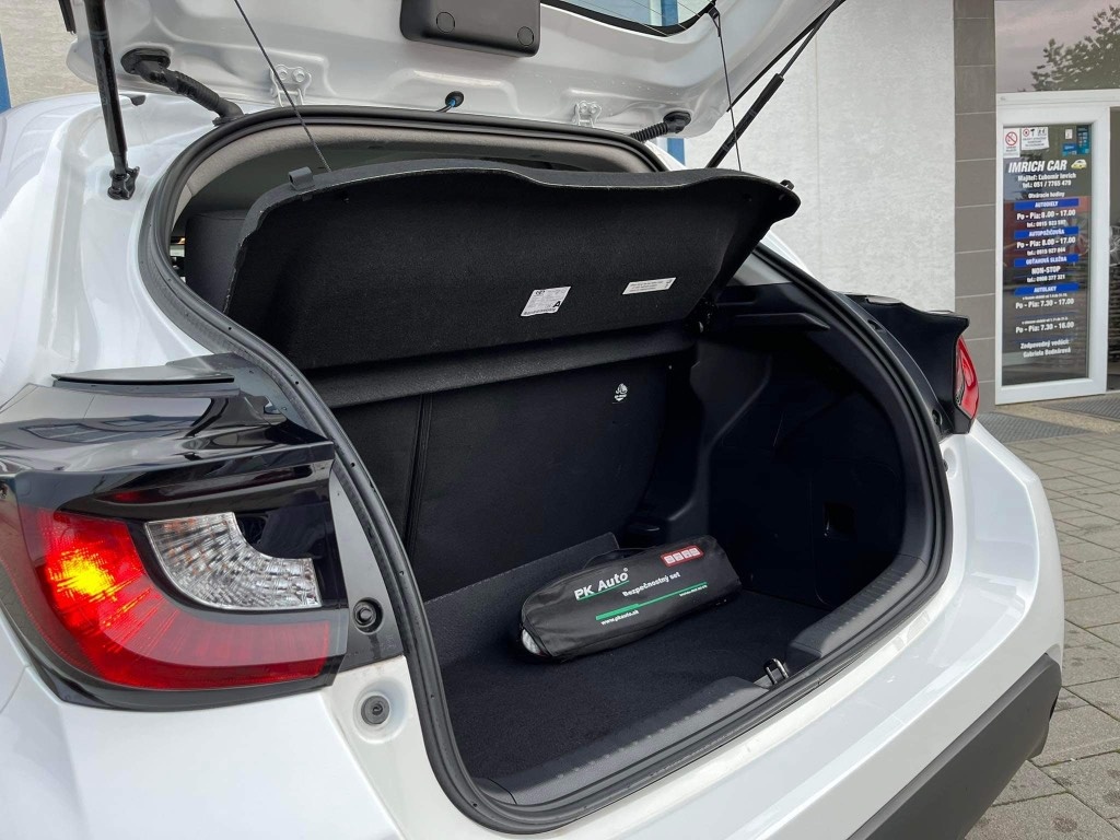 Toyota Yaris 1.0 - 8