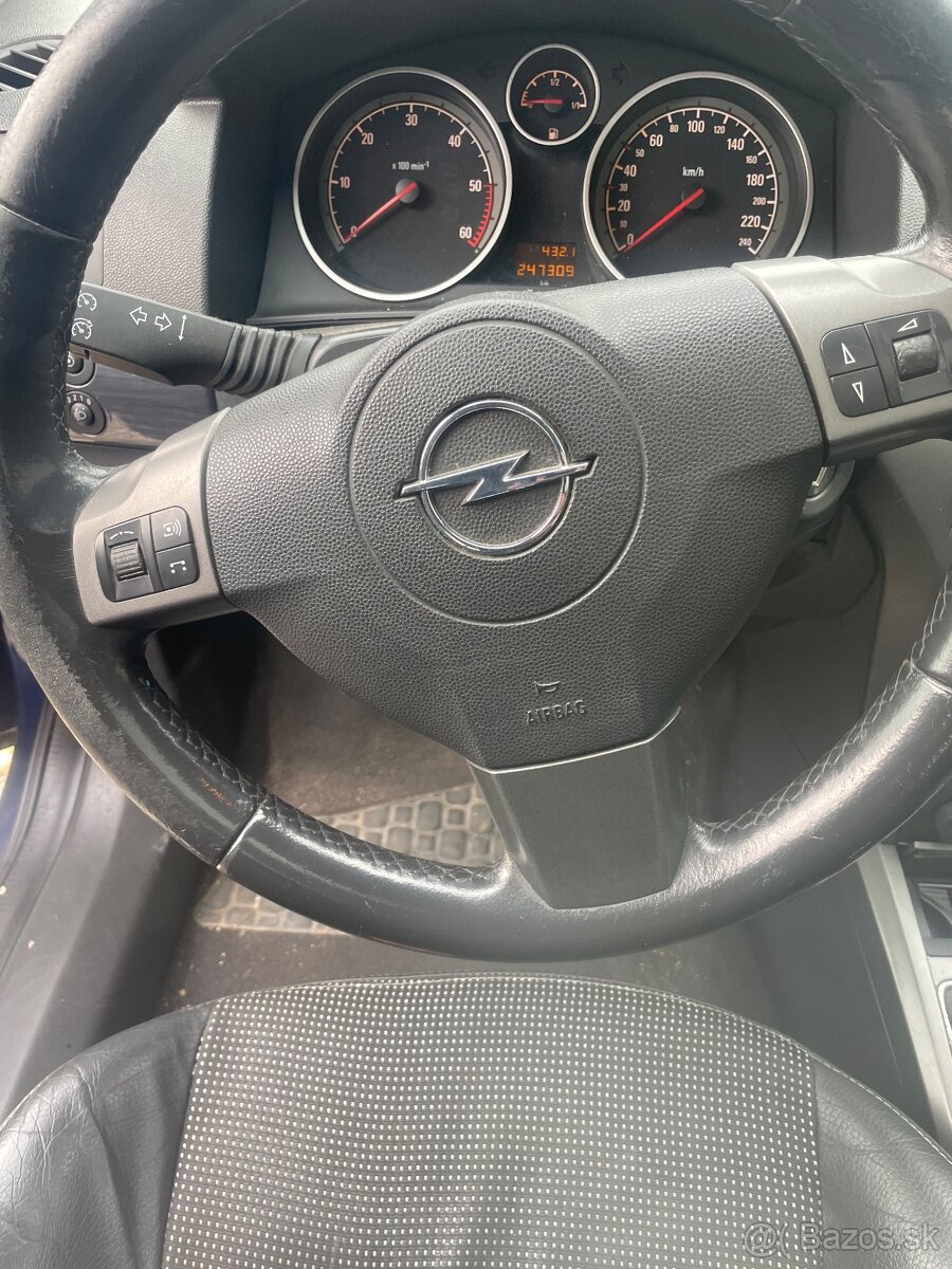 Opel Astra - 8