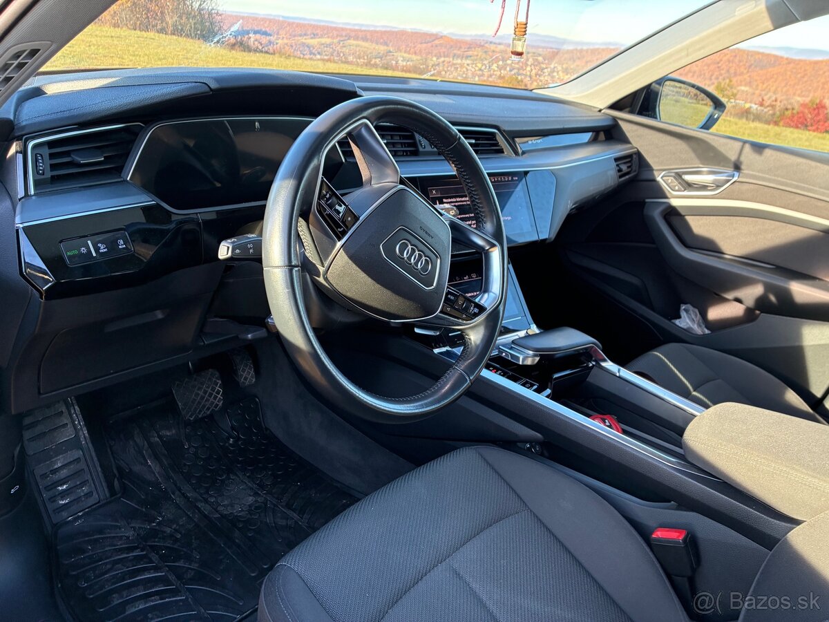 Audi E-TRON 50 - 8