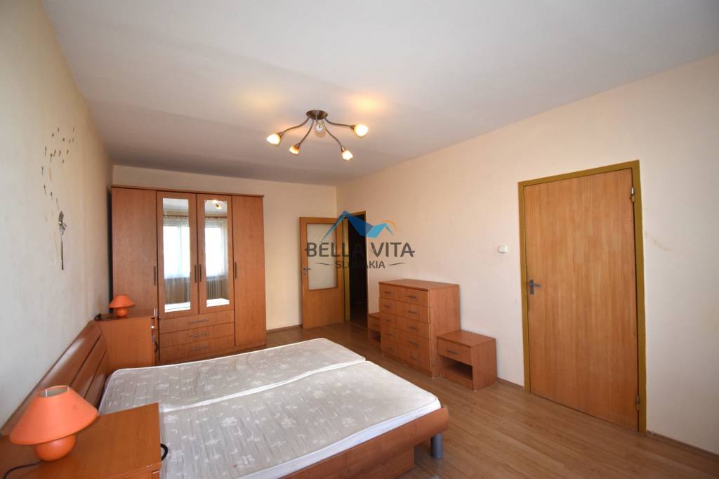 EXKLUZÍVNE Priestranný 2-izbový byt s balkónom v centre Gala - 8