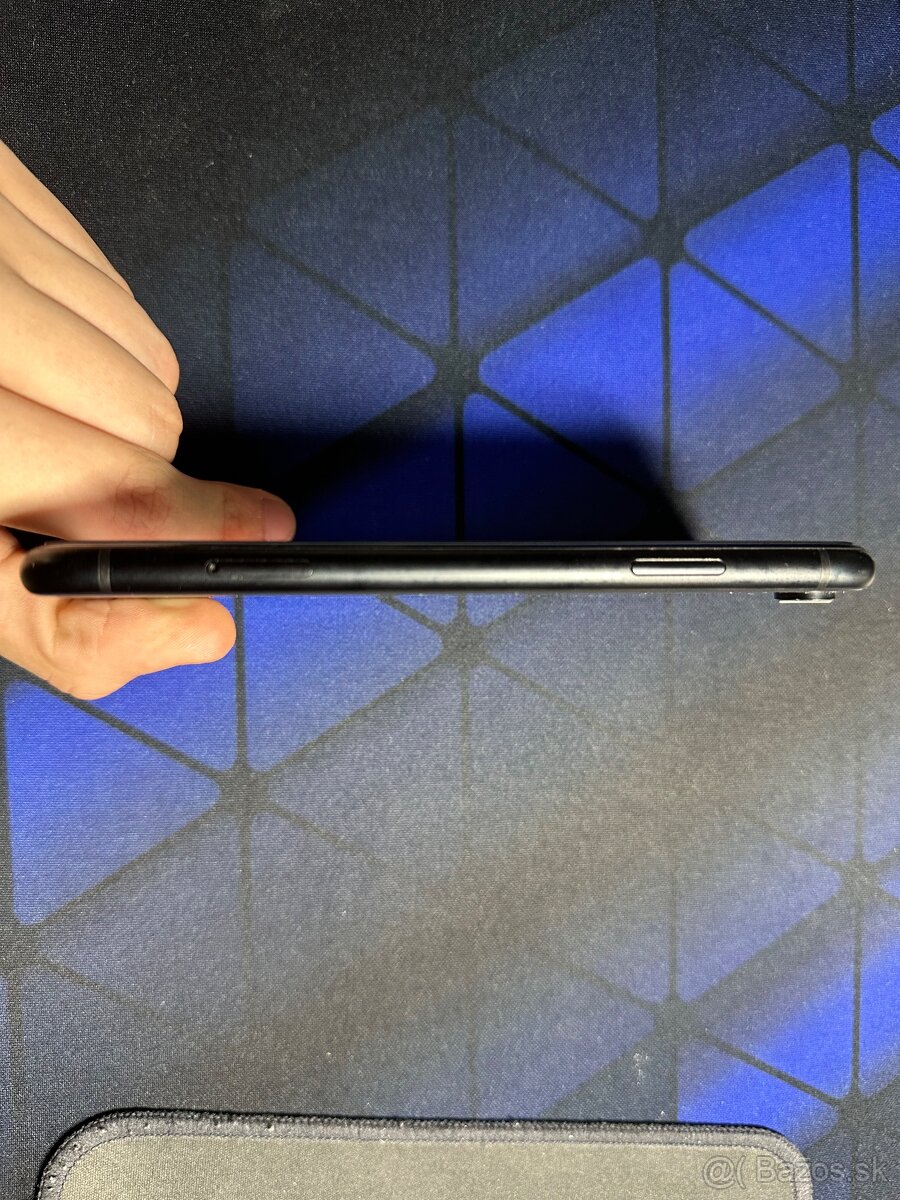 iPhone XR 64GB čierny – plne funkčný - 8