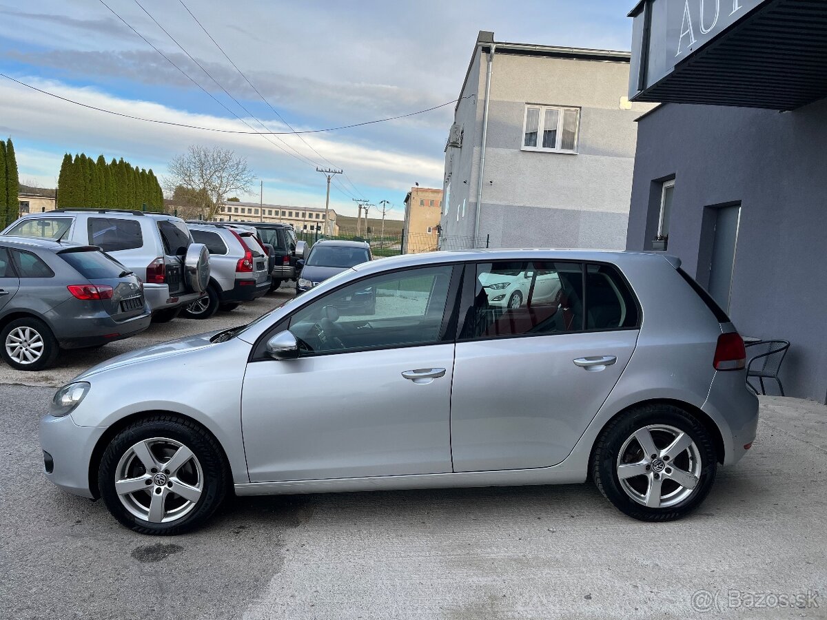 Volkswagen Golf 6 TrendLine 1.6 Benzin + LPG = Top Stav = - 8