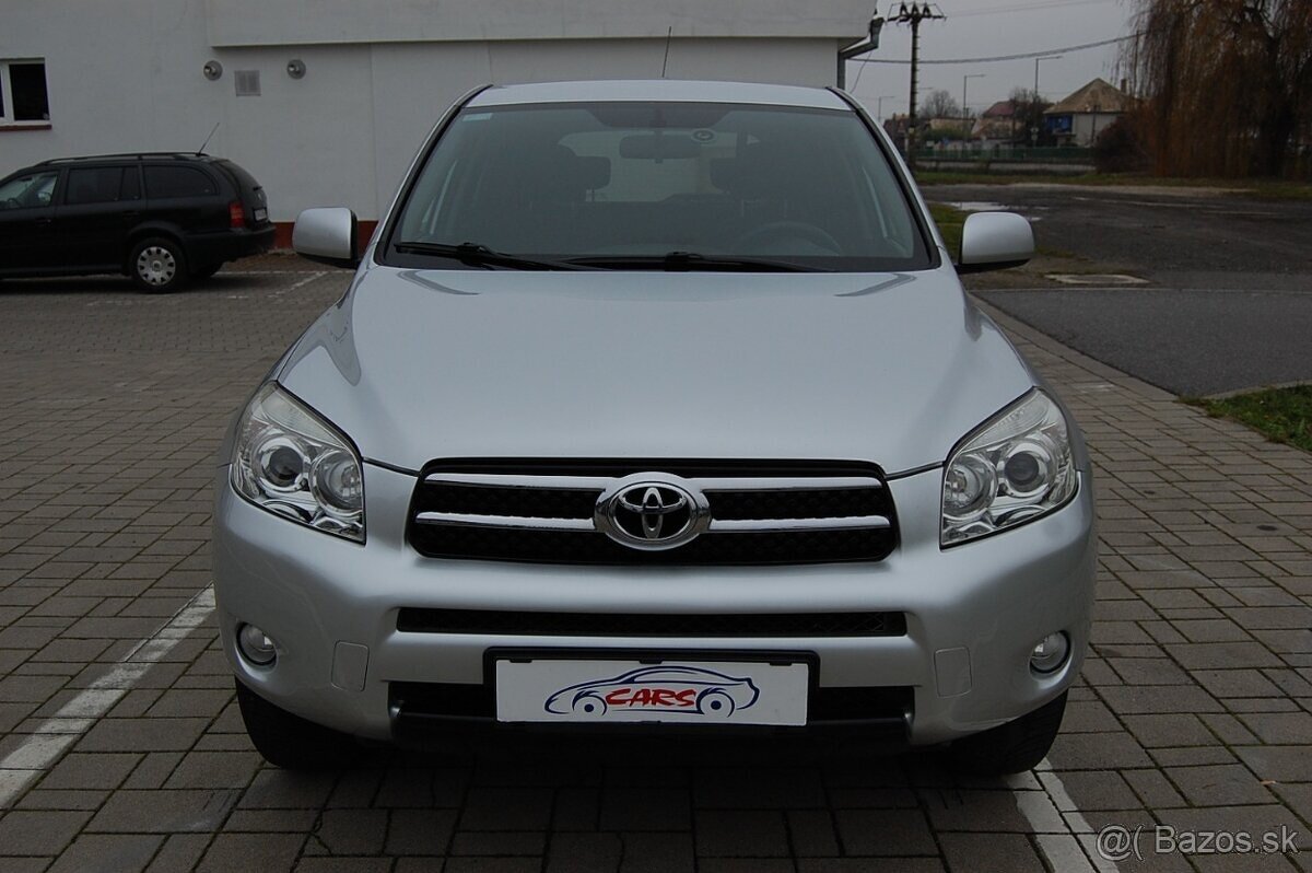 Toyota RAV4 2.0 benzín - 8