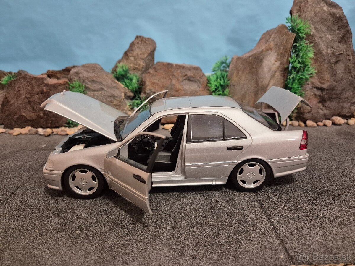 prodám model 1:18 mercedes benz C36 AMG - 8