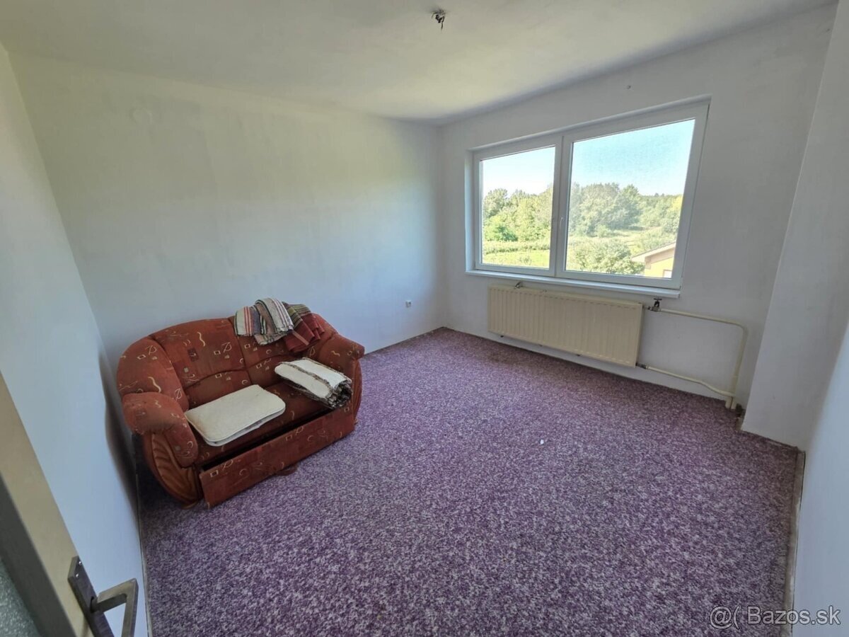 Predáme rodinný dom s pekným pozemkom v Kamenici nad Hronom. - 8