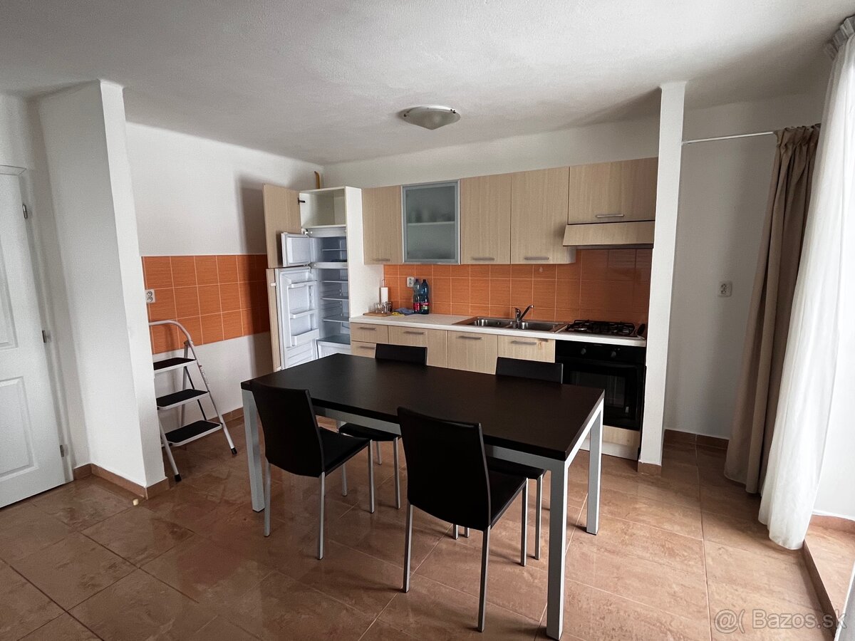 2-izb byt, centrum - 8