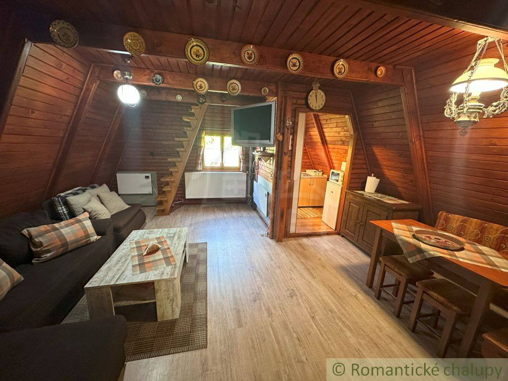 Kompletne zariadena chata blízko lyžiarskeho vleku Kokava- - 8