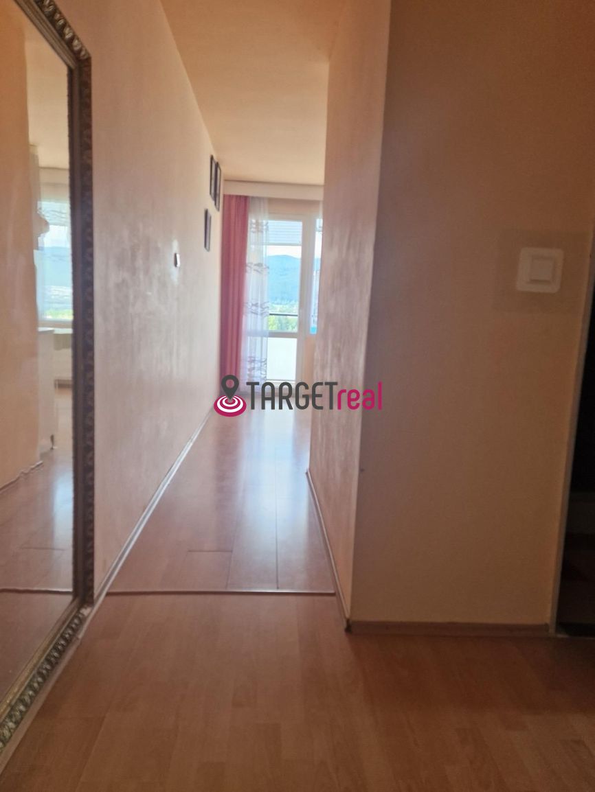 PREDAJ : veľký 2 izbový byt s výmerou 75 m2 s možnosťou prer - 8