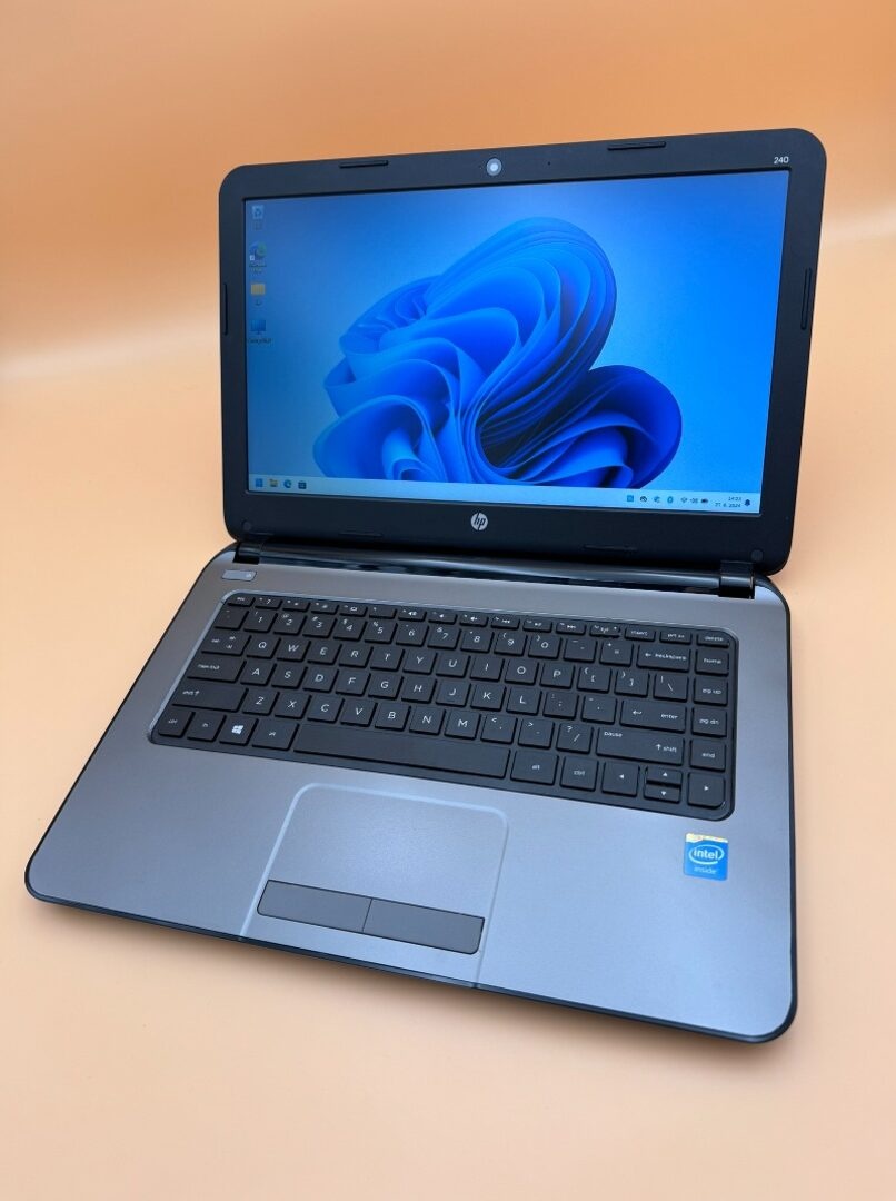 Notebook 14" HP.Intel Celeron 2x2,16GHz.8gb ram.120g SSD - 8