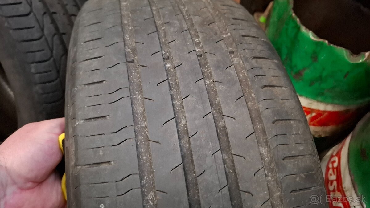 235/45 R20 - 8
