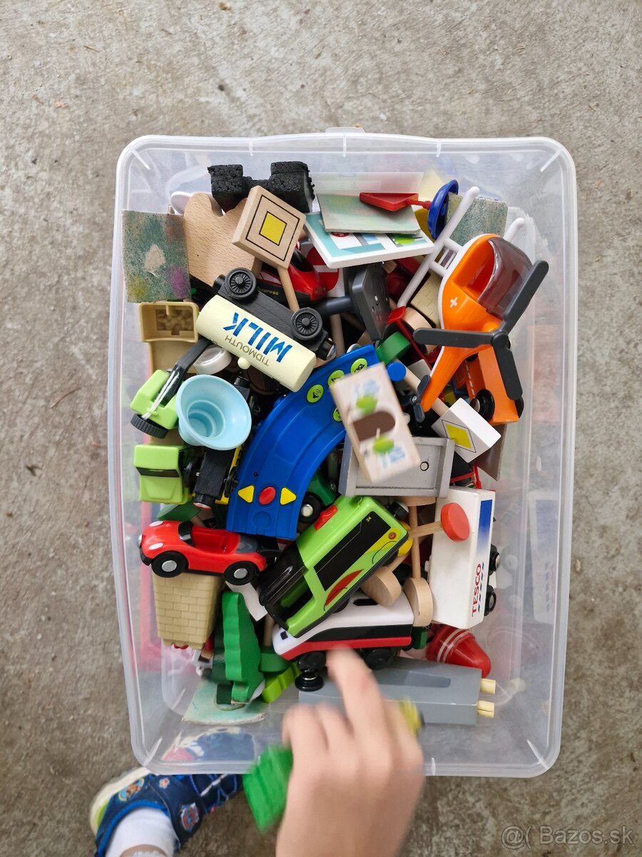 Predám 4 boxy hračiek - 8