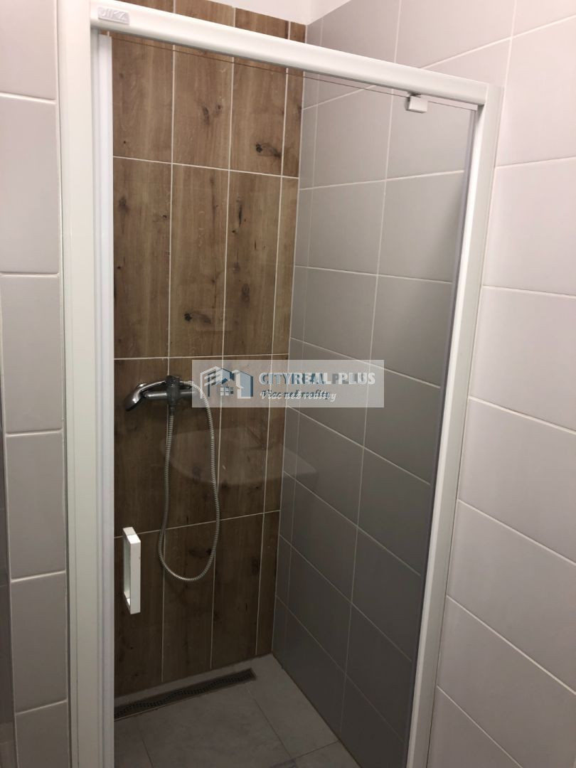 Predám prerobený 1-izbový byt len 8 km od NZ - 8