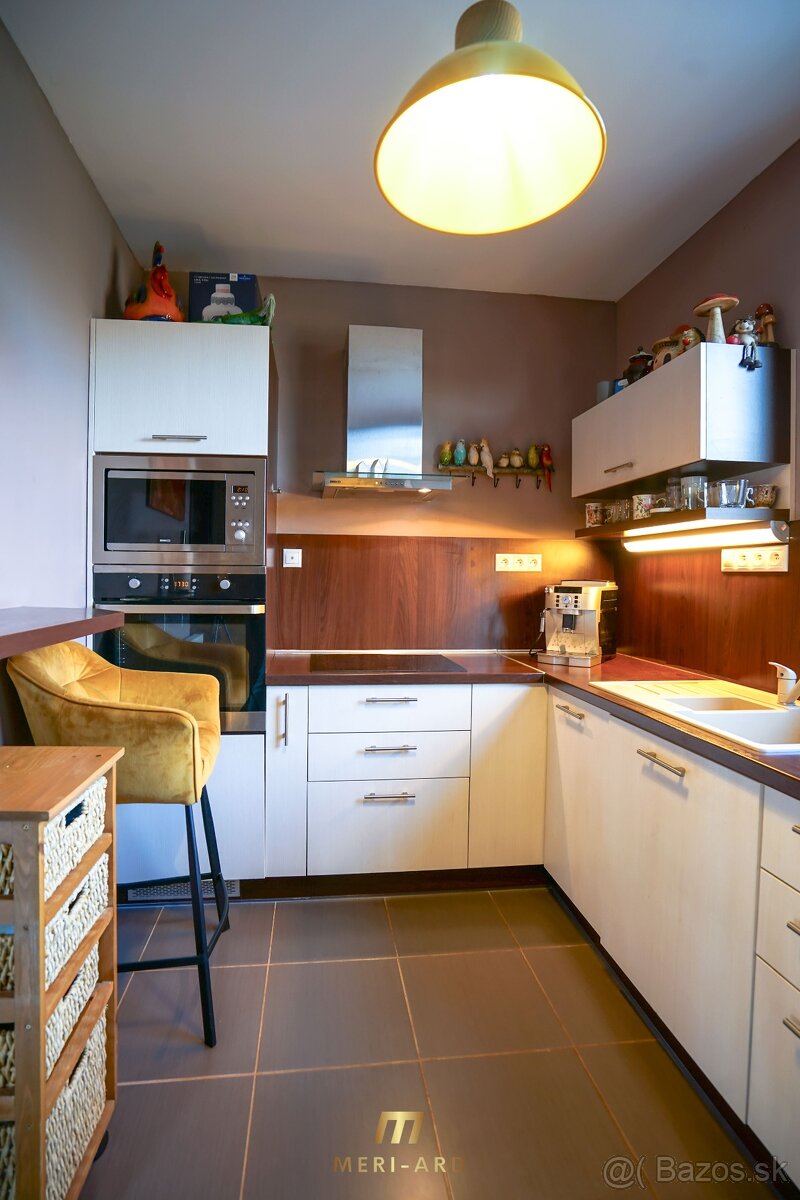 Moderný 3,5-izbový RD s garážou, krbom a záhradou, Rajka - 8