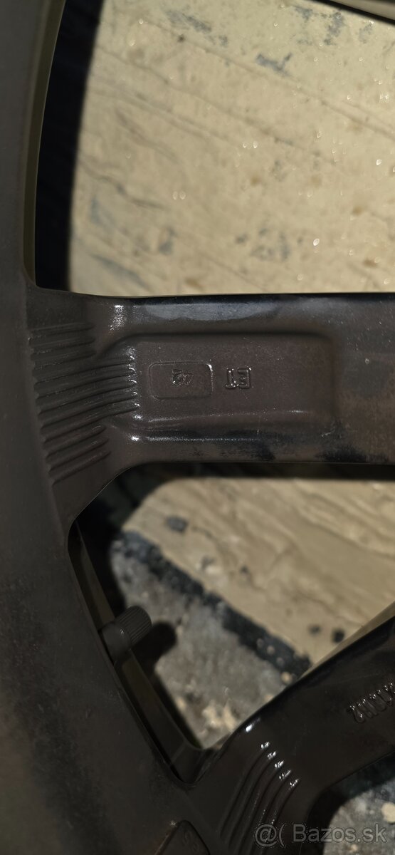 PIRELLI 235/45 R18 Letné - 8