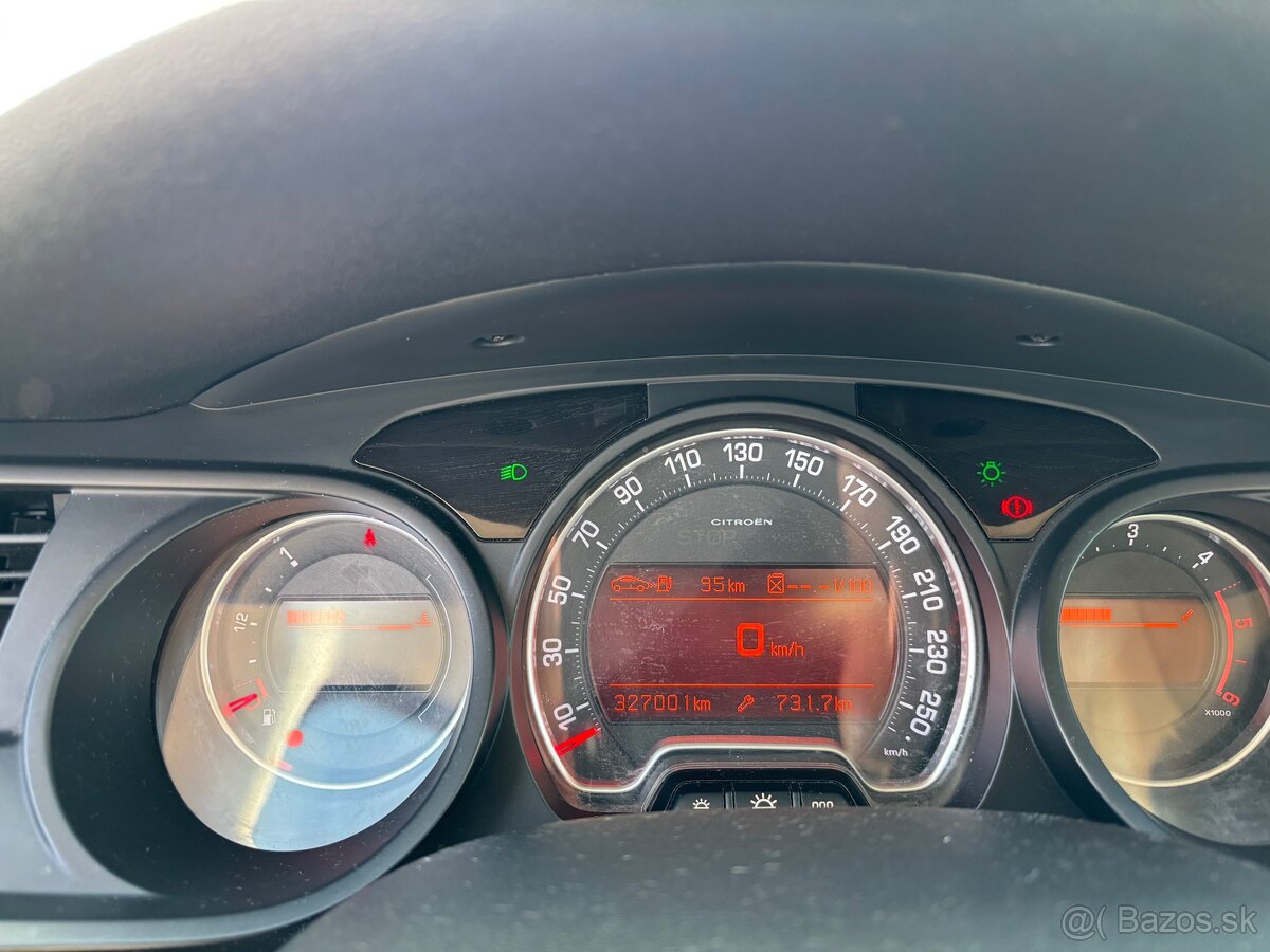 Citroen C5 2.0 hdi 103 KW R.V.2011 - 8