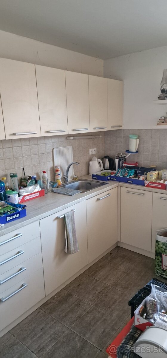 Predám RD r.2010 v tichej časti Šoporňa možnosť dvojgenerač - 8