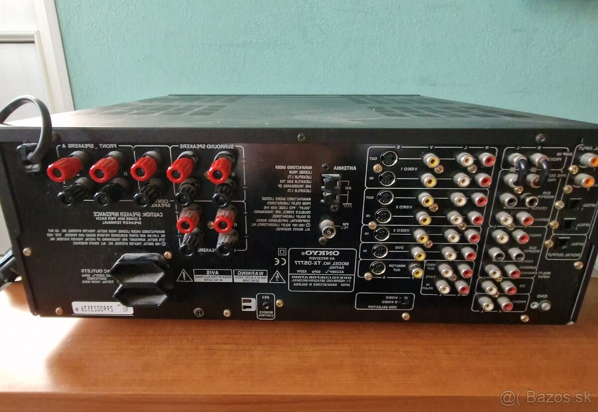 Predam Onkyo AV reciver - 8