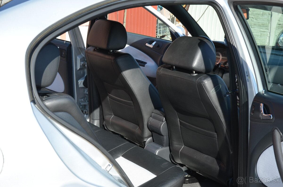 Škoda Octavia RS 1.8 Turbo 132kW - 8