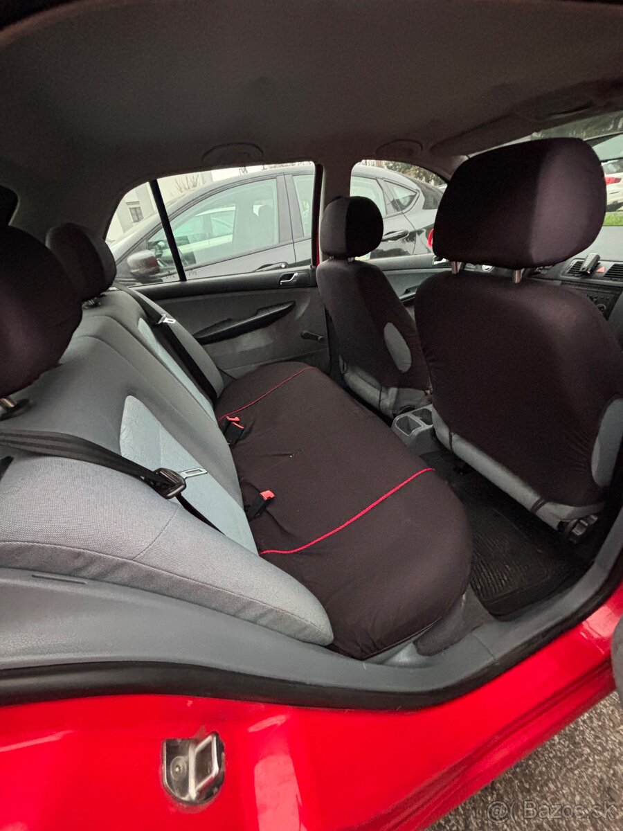 ŠKODA FABIA 1.4 MPi Hatchback - 8