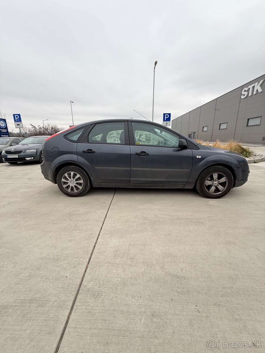 Ford FOCUS 2006 - 8