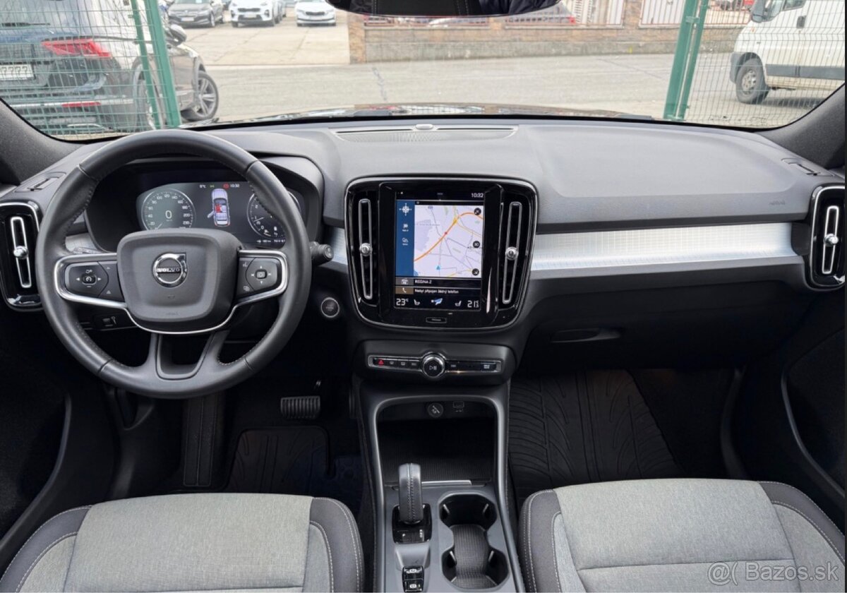 Volvo XC40 B4 Momentum Pro AWD A/T - 8