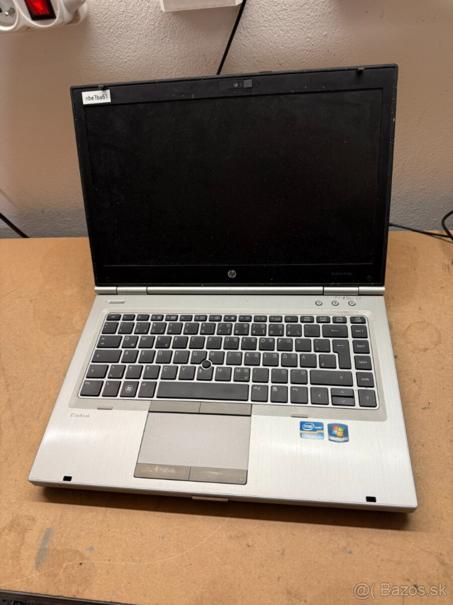 Predám pokazený notebook na náhradné diely zn. HP 8460p. - 8