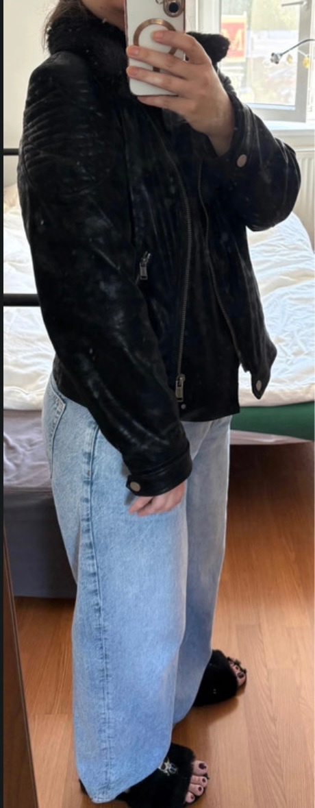 Koženka Guess L čierna - 8