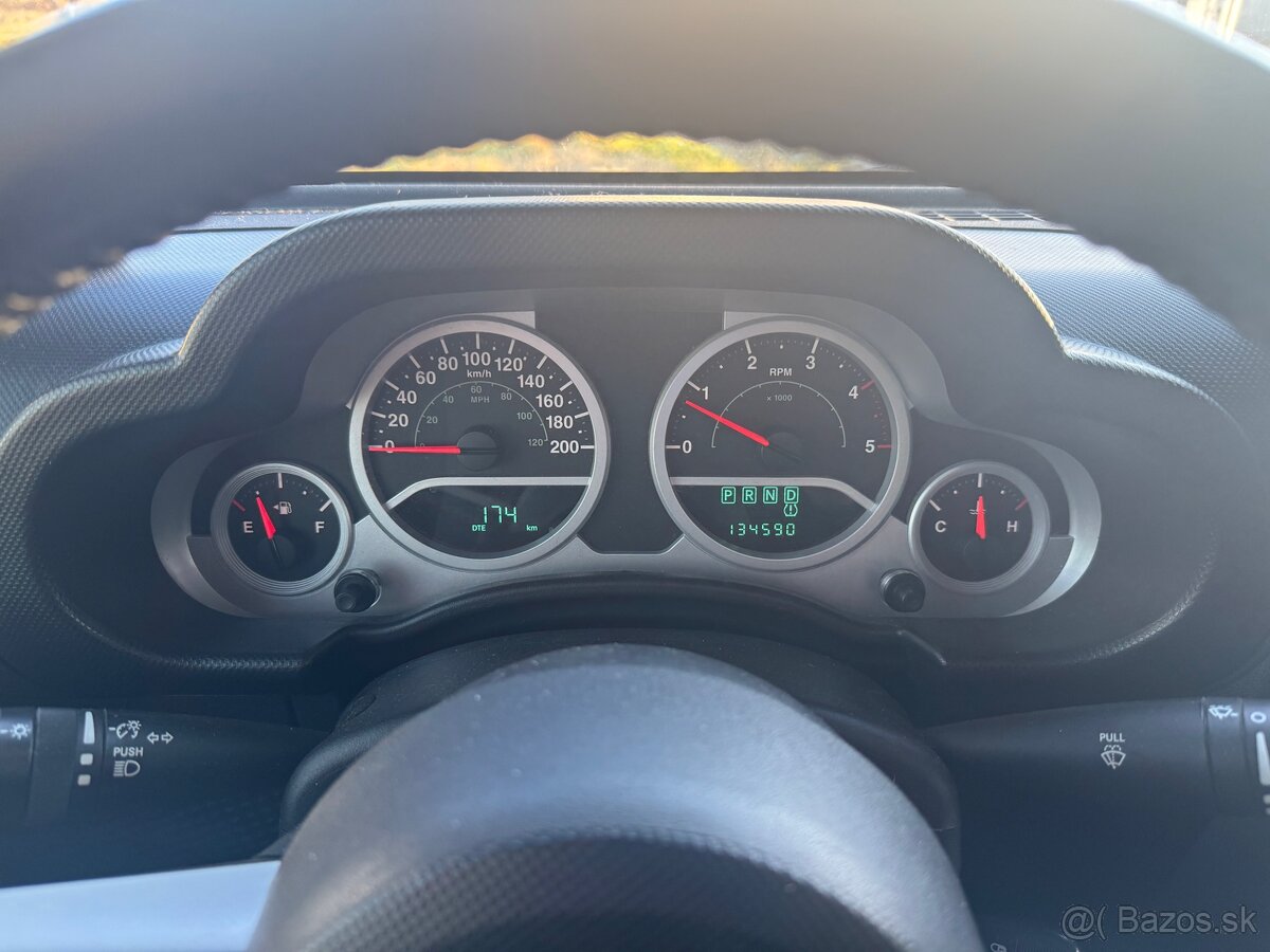 Jeep Wrangler 2.8CRd Sahara automat - 8