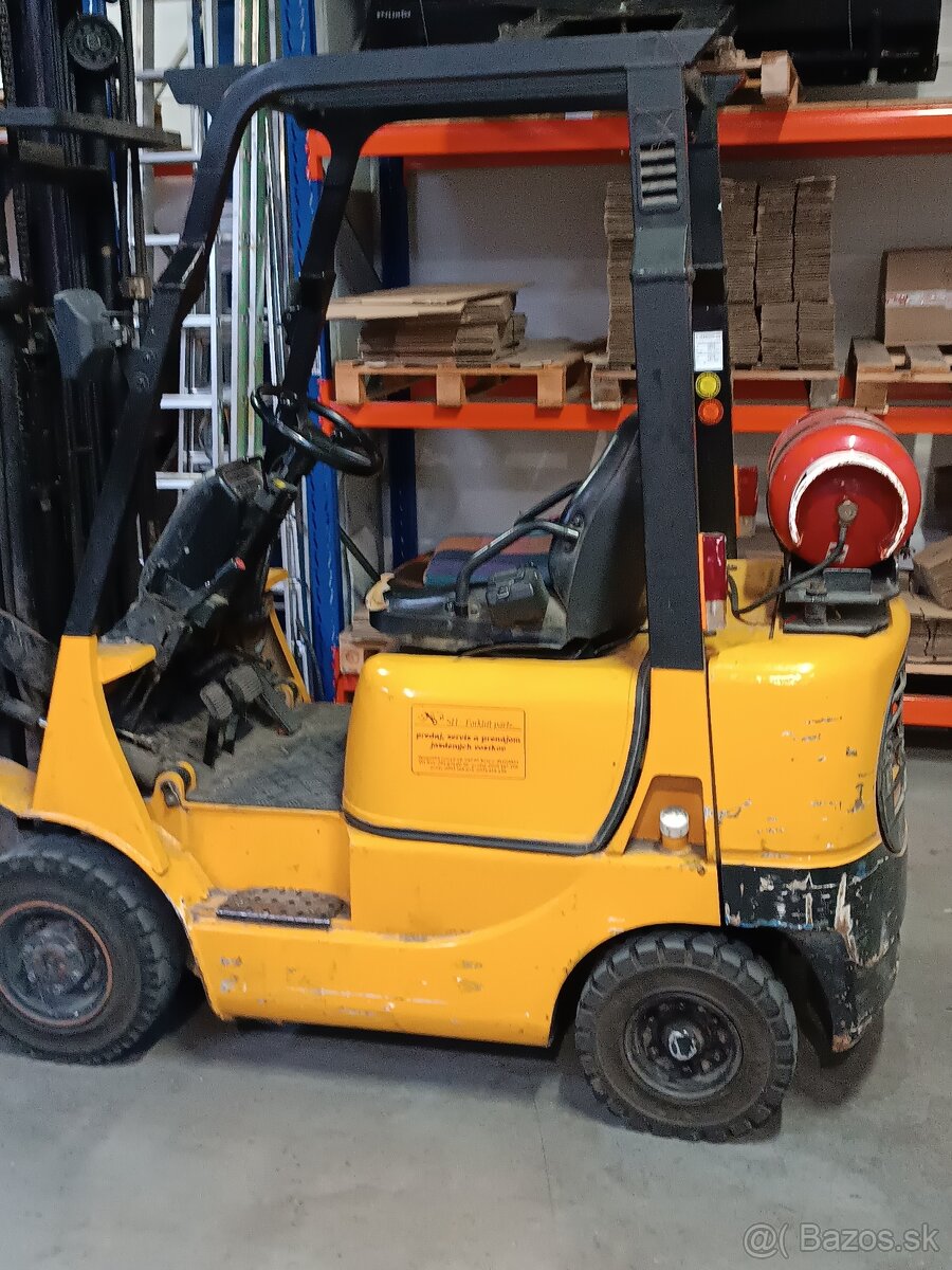 Predám plne funkčný plynový VZV Caterpillar GP 15K - 8