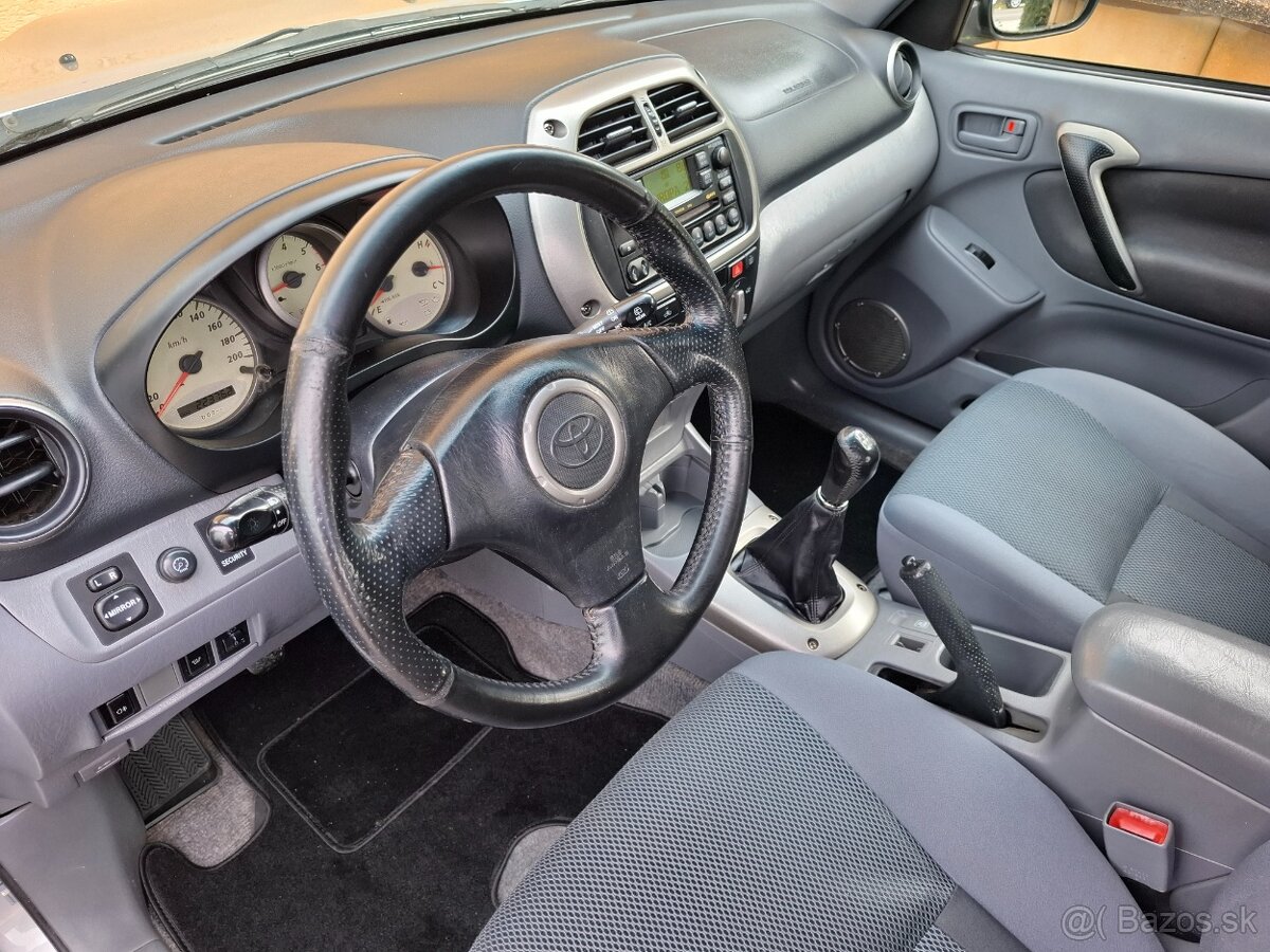 TOYOTA RAV4 2.0 D-4D 4X4 - 8