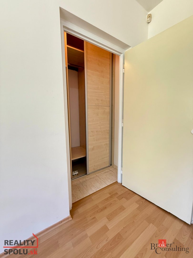 Prenájom 1 izbového bytu - 8