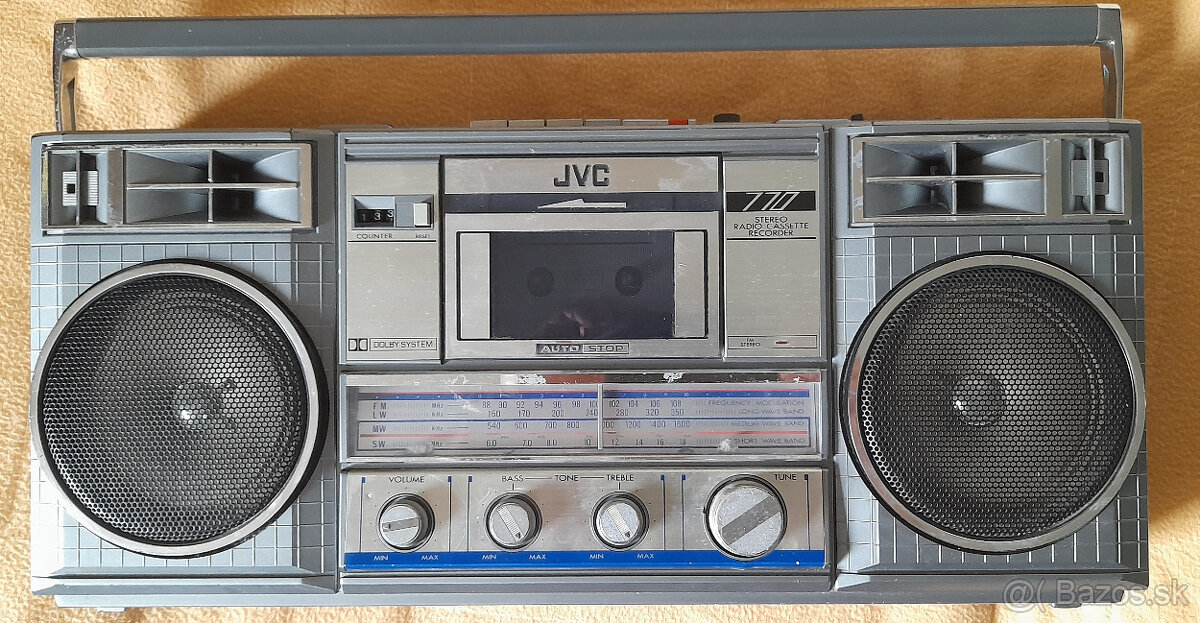 Predám Radiomagnetofón JVC RC - 770 LS - 8