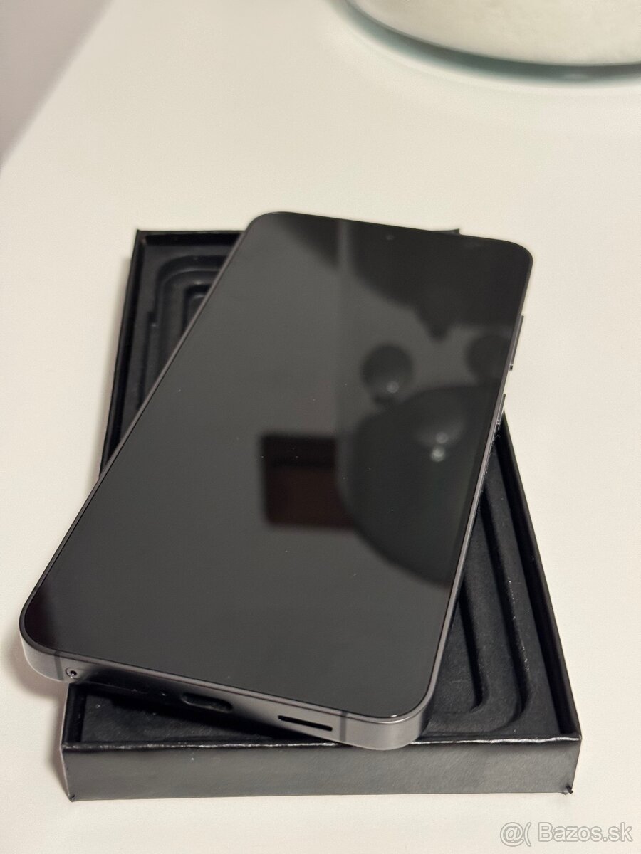 Samsung Galaxy S24 256GB Black - 8