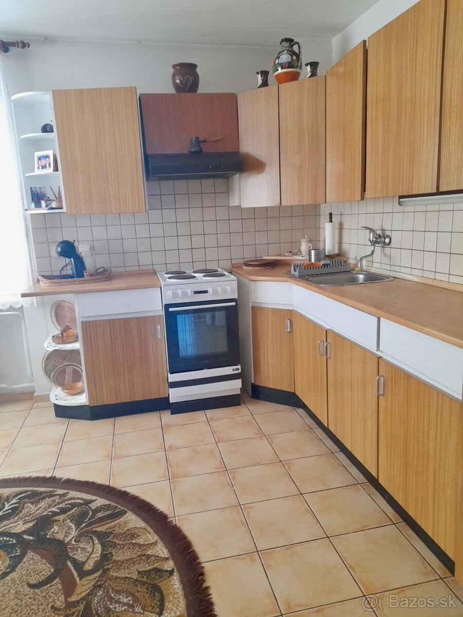 Na predaj rodiny dom na Komenskeho ul. - 8