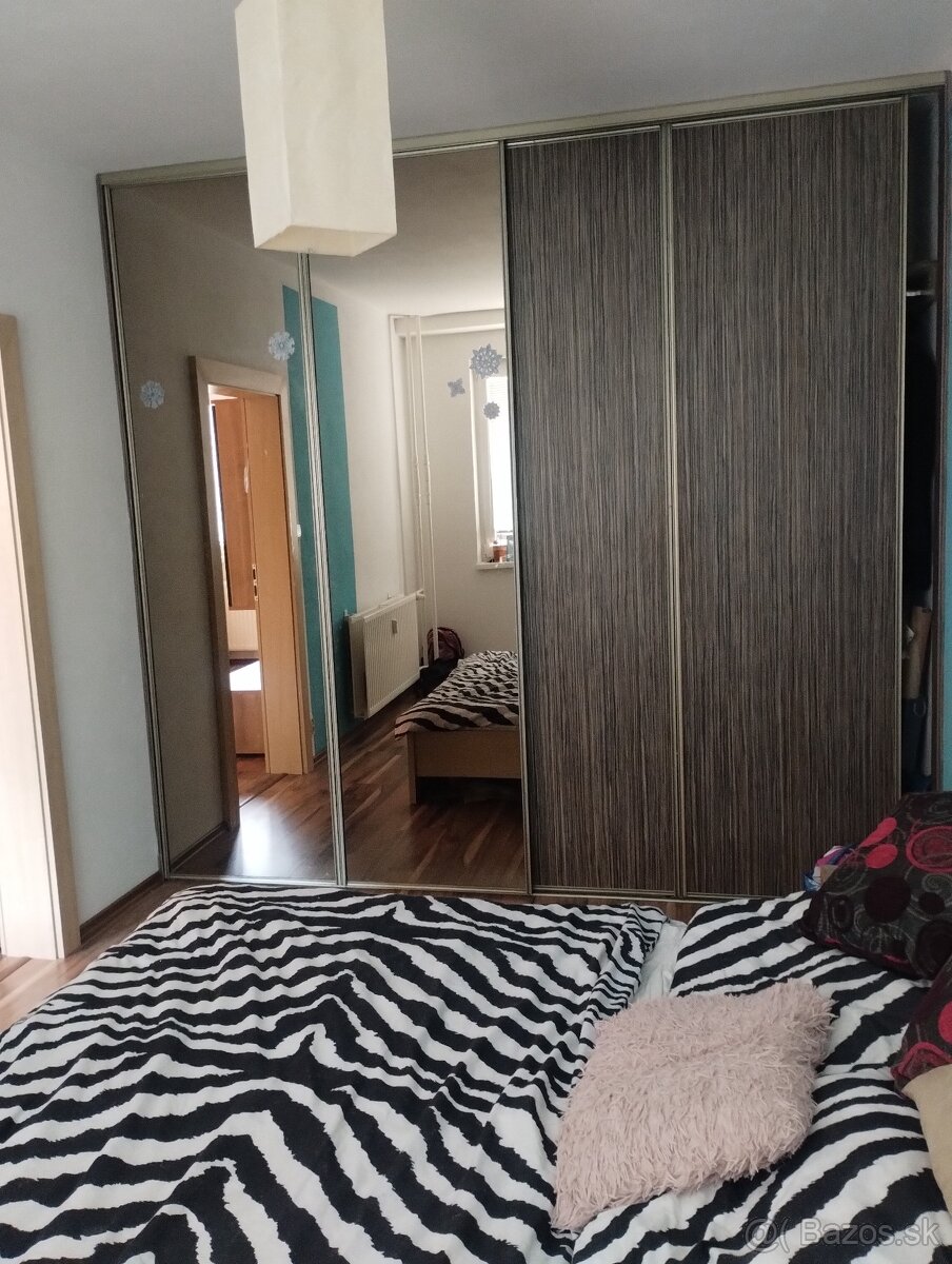 Prenajmem zariadený 3 izbový byt - 8
