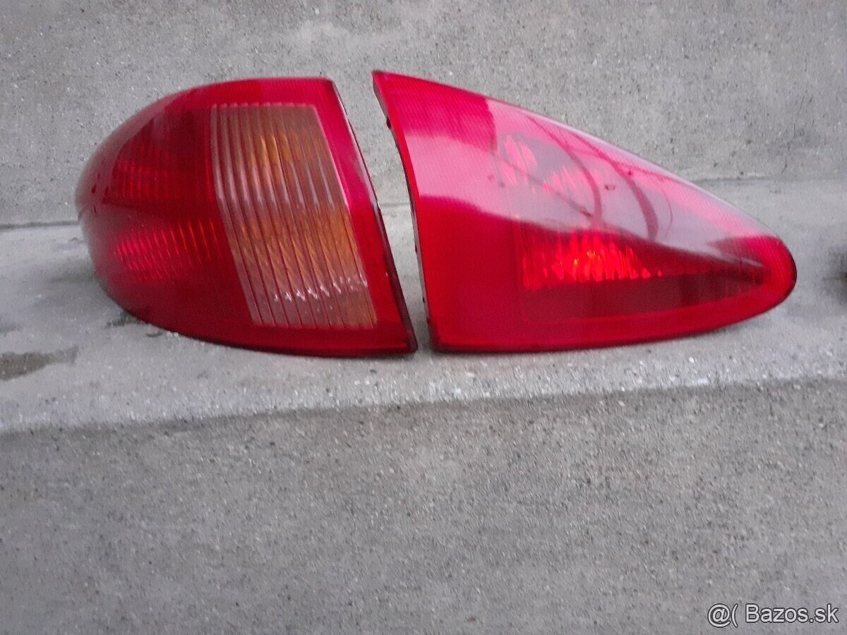 Predam zadne svetlo alfa roneo 147 pred facelyftom - 8