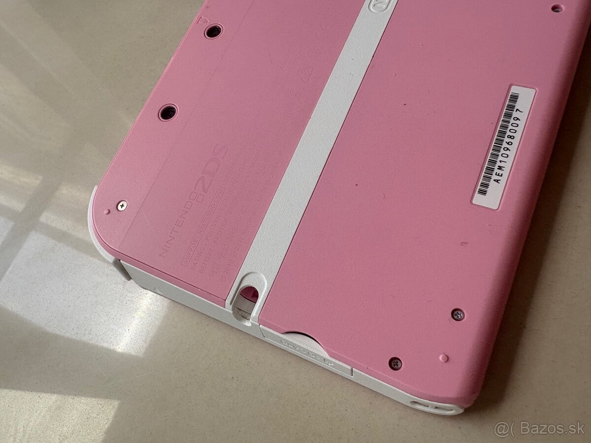 Nintendo 2DS TomoDachi Life + Hry & Box - 8